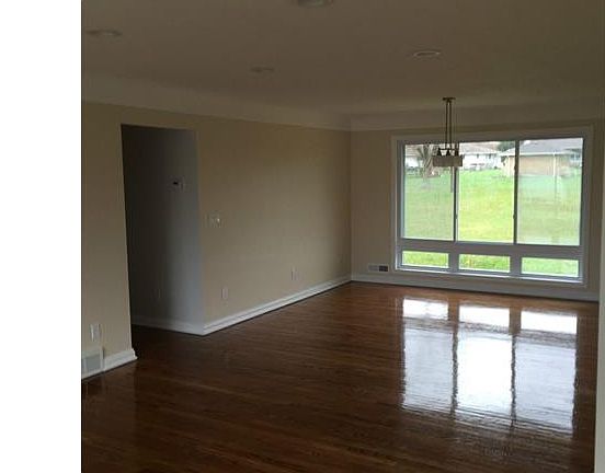 3rd image of 444 Twilight Dr