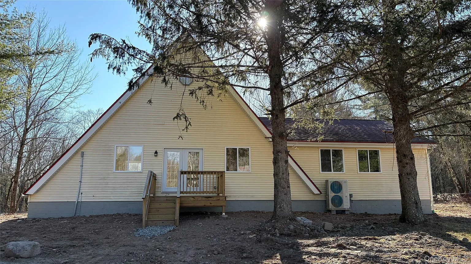 107 Pinewood Road photo 1