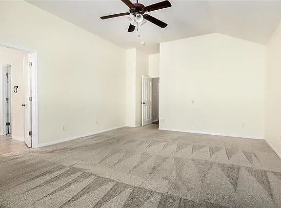4th image of 3348 Woodberry Ln
