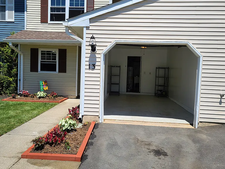 13 Covington Ct — Photo 23