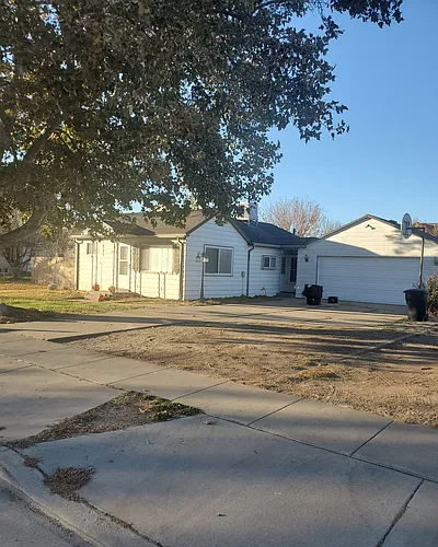 1368 W 2700 S Photo 1