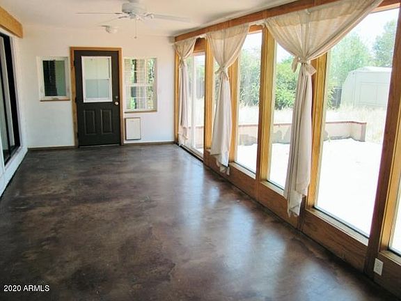 4th image of 2136 Carmelita Dr