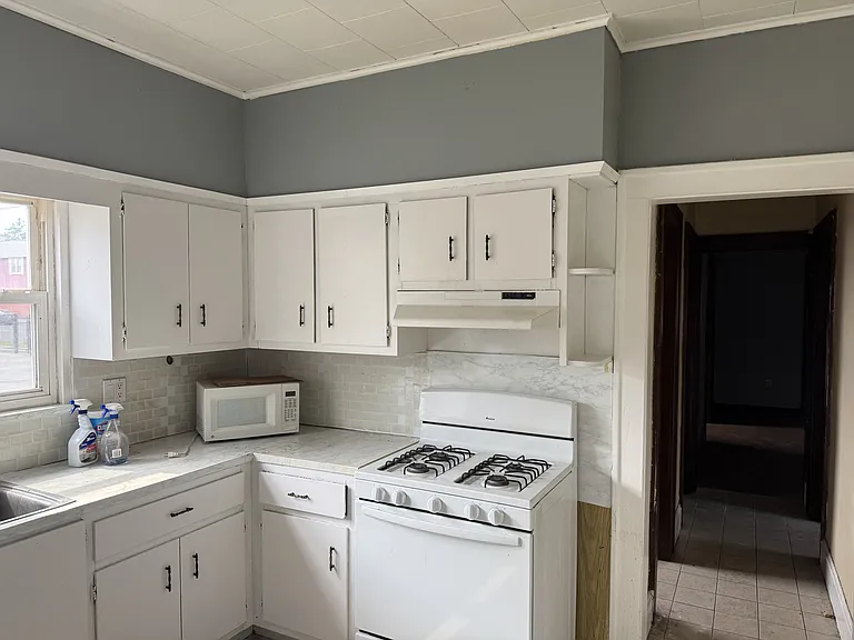 91 Guilden St #1 — Photo 4