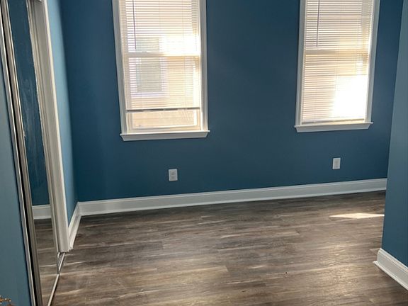 3rd image of 3010 Virginia Ave