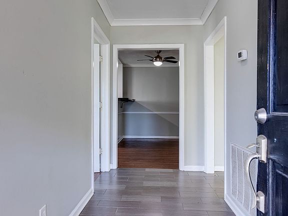 5th image of 1019 E Valley Dr