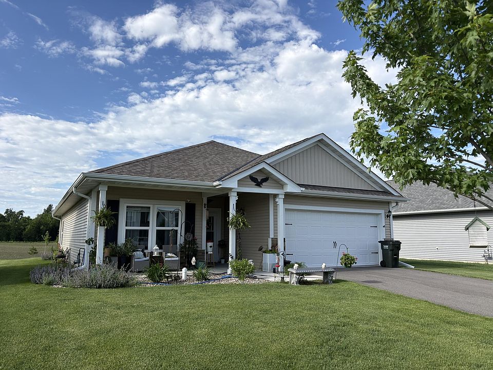1st image of 501 Valley Dr W