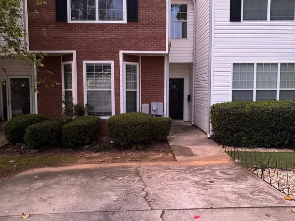 7690 Creekside Ln, Riverdale, GA 30296