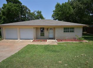 1216 Carla Dr, Denison, TX 75020