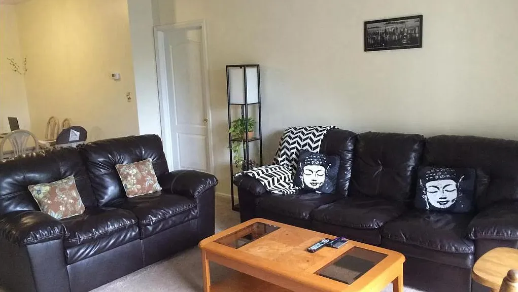 2 bed, 1100 sqft, $2,450 — Photo 3