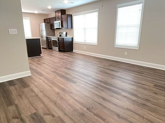 3rd image of 8699 White Horse Rd #215