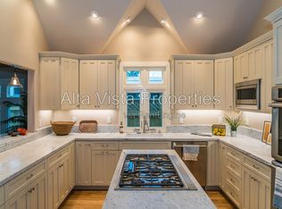 5606 Dolphin Pl, La Jolla, CA 92037