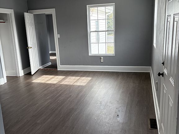 3rd image of 333 Red Ln