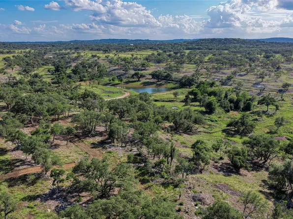 8 Maddalena Ln, Dripping Springs, TX 78620