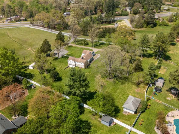 202 Deacon Rd, Fredericksburg, VA 22405