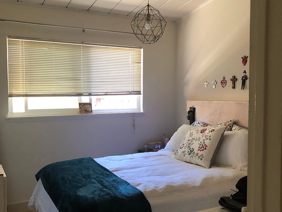 bedroom with stagging example