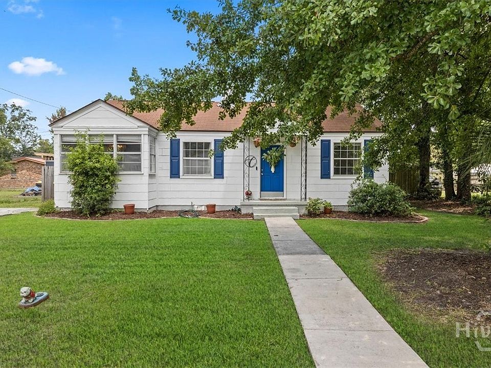 1st image of 410 Pinehurst Place