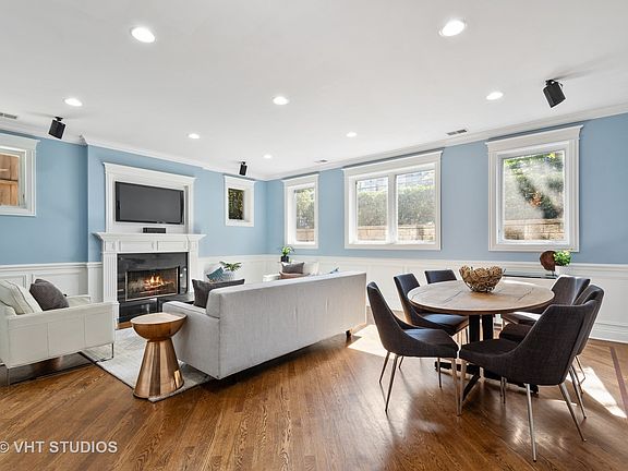 2nd image of 1330 W Diversey Pkwy #1E