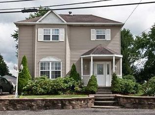 422 Bairdford Rd, Bairdford, PA 15006
