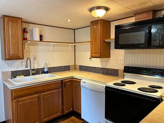 5th image of 4603 Locust Ln #1B-1BA