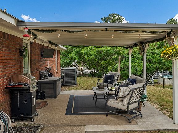 5th image of 178 Lee Road 850