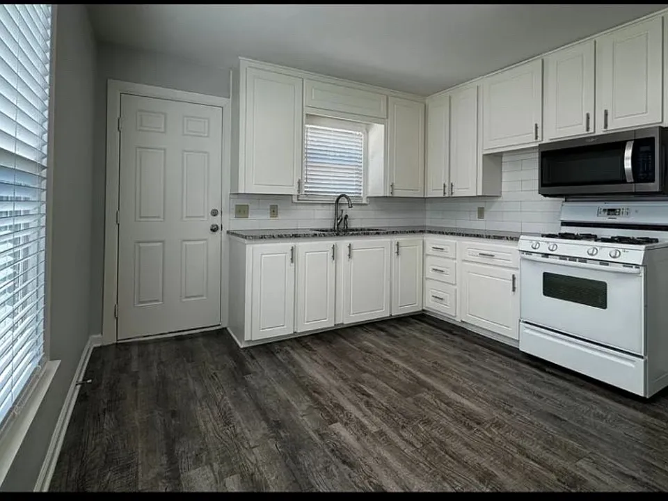 205 Merritt St #1