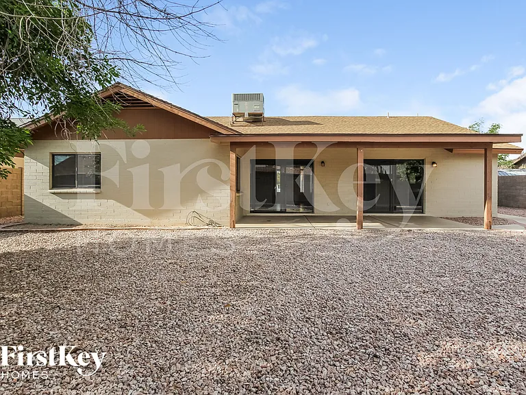 5203 W Sandra Ter — Photo 16