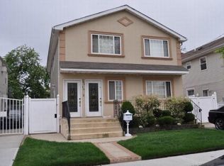 9727 121st St, South Richmond Hill, NY 11419