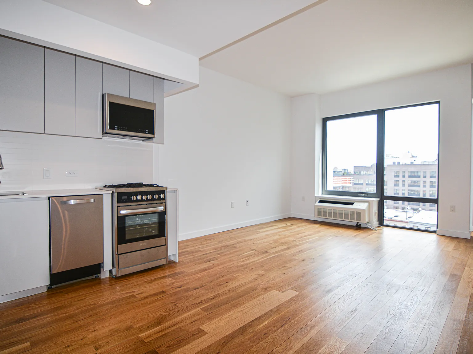 123 Hope Street — Photo 2