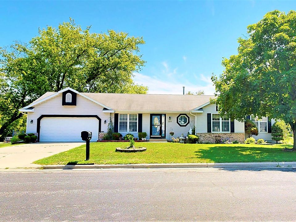 1301 Montclair PLACE, Fort Atkinson, WI 53538 Zillow
