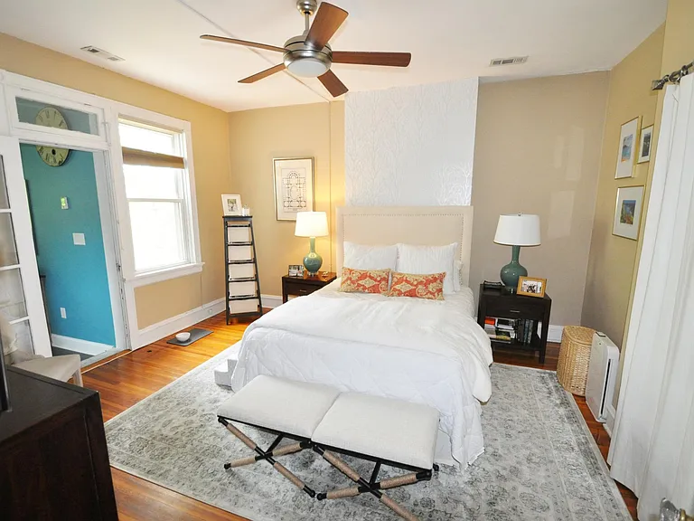 516 N Sheppard St — Photo 12