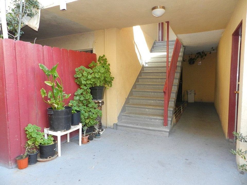 1st image of 15526 Chase St APT 4