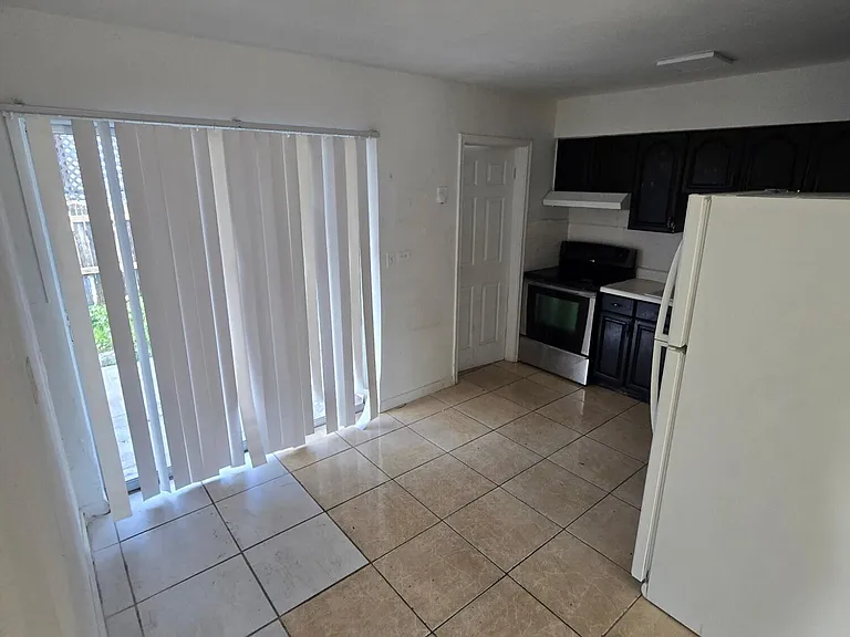 5900 Garfield St #E — Photo 3