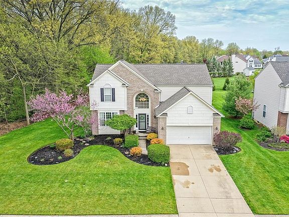 2nd image of 27114 Laurel Ln