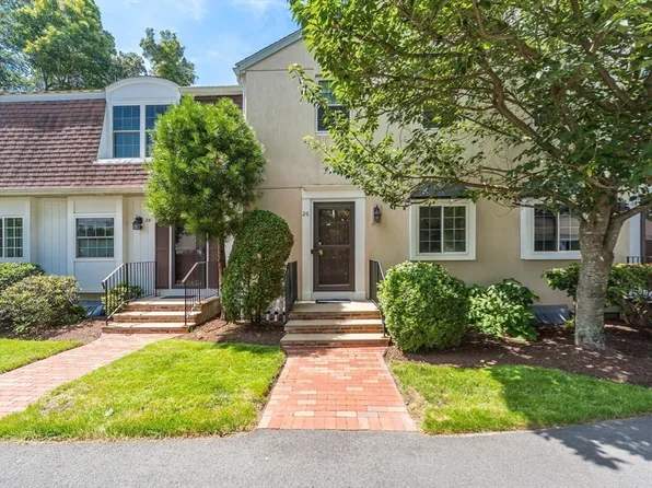 26 Denmark Ln #26, Needham, MA 02492