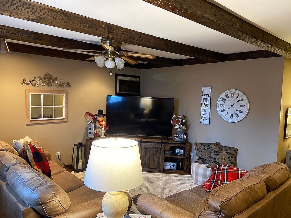 1st floor Living room