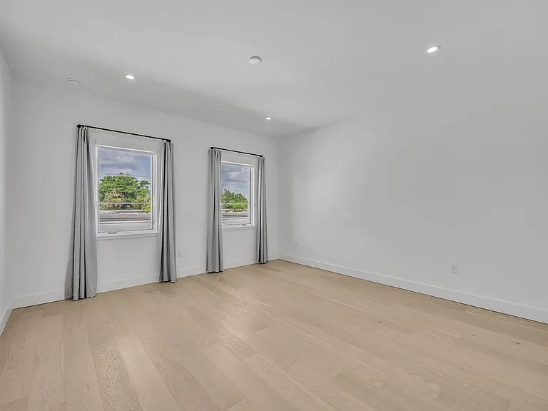 501 W Canton Ave — Photo 26