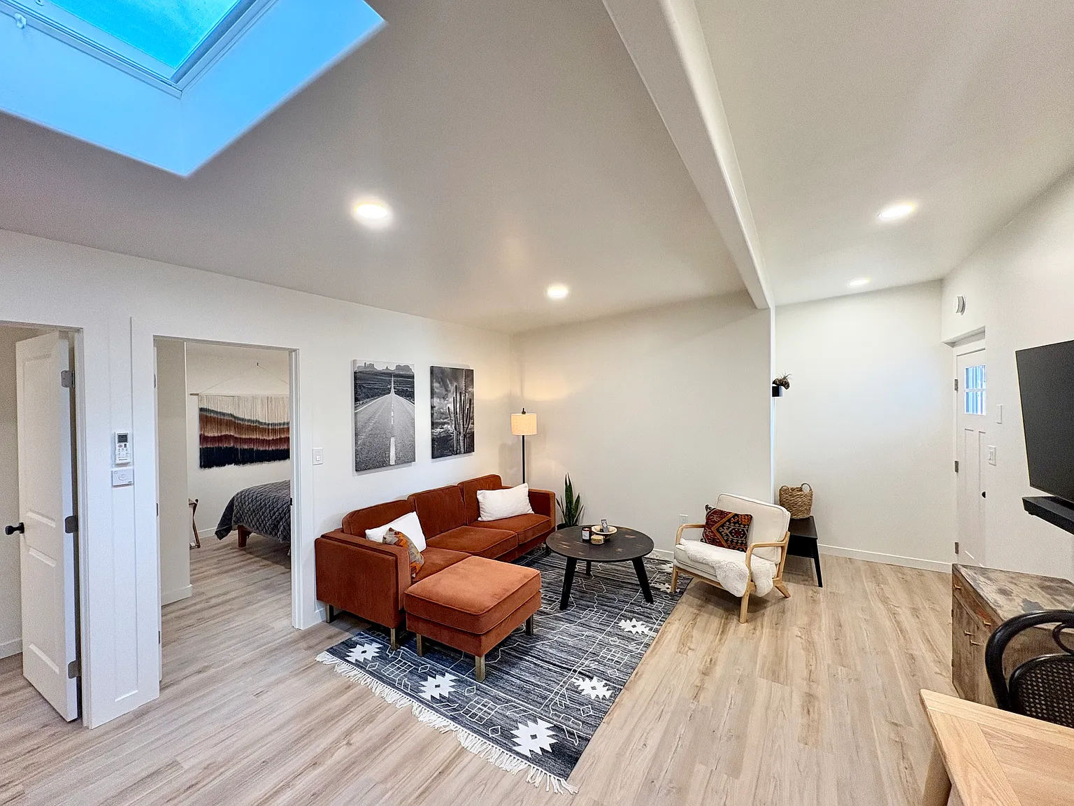 480 Pacific St — Photo 2