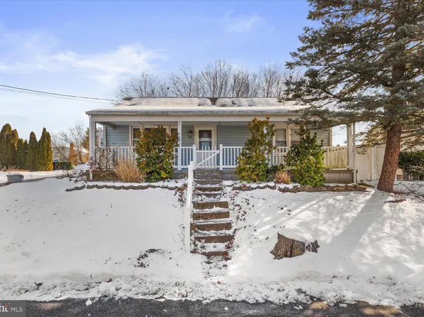 1090 5th Ave, Steelton, PA 17113