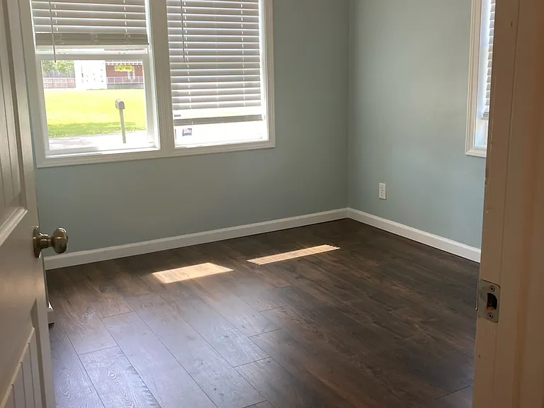 832 Hubert Dr — Photo 9
