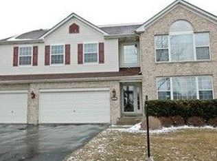 955 Wheatland Dr, Crystal Lake, IL 60014