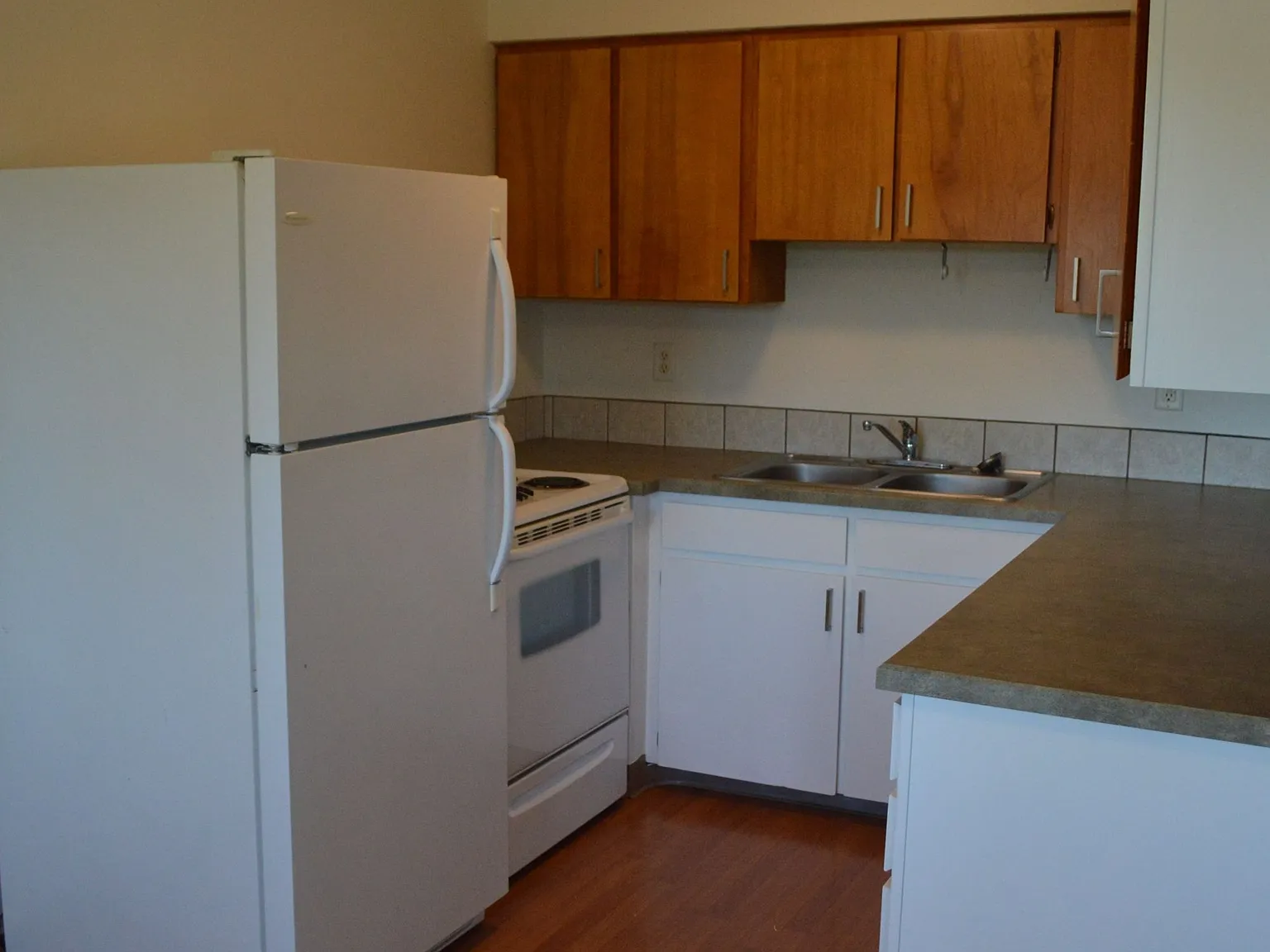 725 NW Pine St — Photo 4