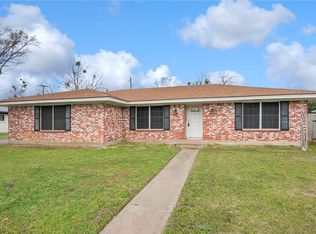 1511 Barak Ln, Bryan, TX 77802
