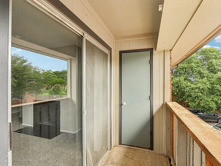 A1 - 1BD, 1BA - 707SF - Balcony