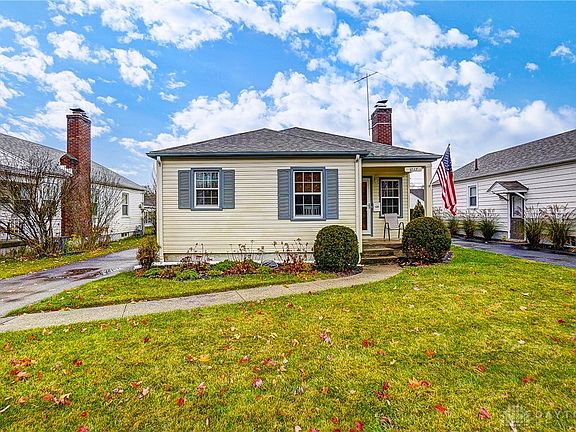 3rd image of 1017 Yorkshire Pl