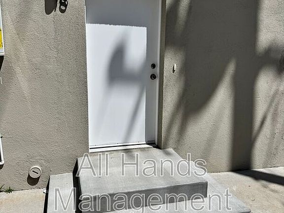 2nd image of 231 Loma Ave Unit 18