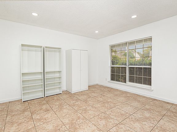 5th image of 905 Eagle Dr