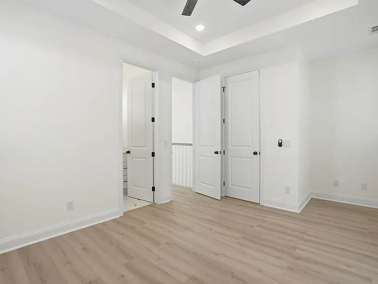 1230 E Anderson St — Photo 21