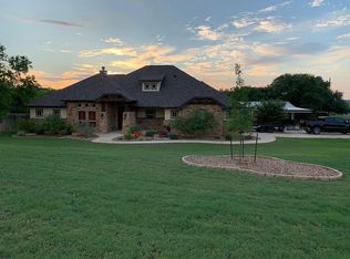 108 Country Gdns, La Vernia, TX 78121