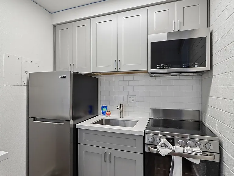 13-web-or-mls-N 7th Ave-S0905-011