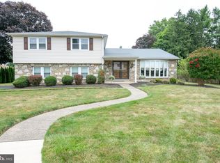 785 Bobwhite Ln, Huntingdon Valley, PA 19006